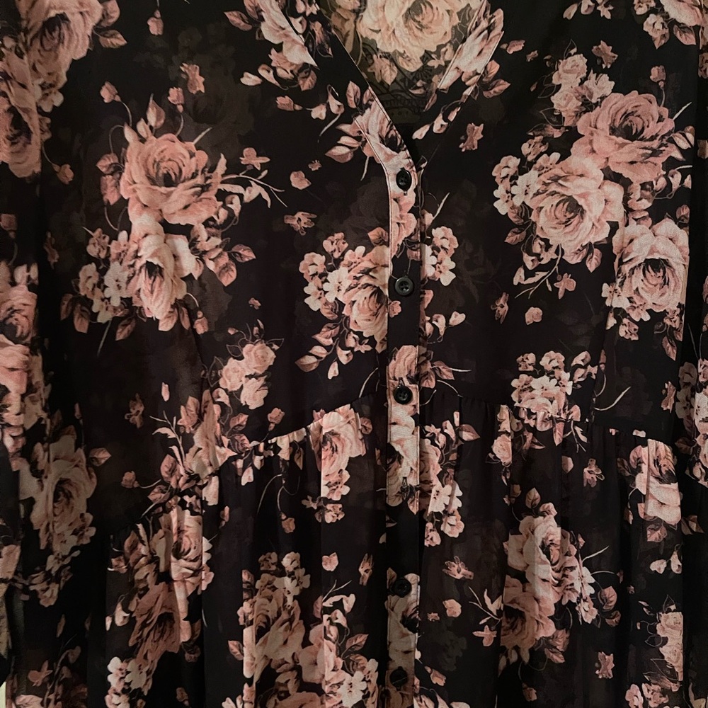 Torrid Plus Size Women’s Floral Black and Pink high/low long blouse size 1X - Picture 13 of 13